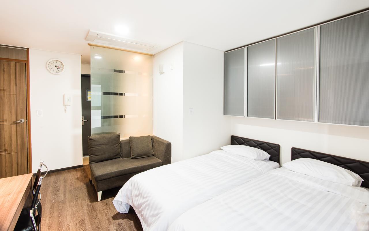 Hotel Arinus Shinchon Seoul Exterior photo