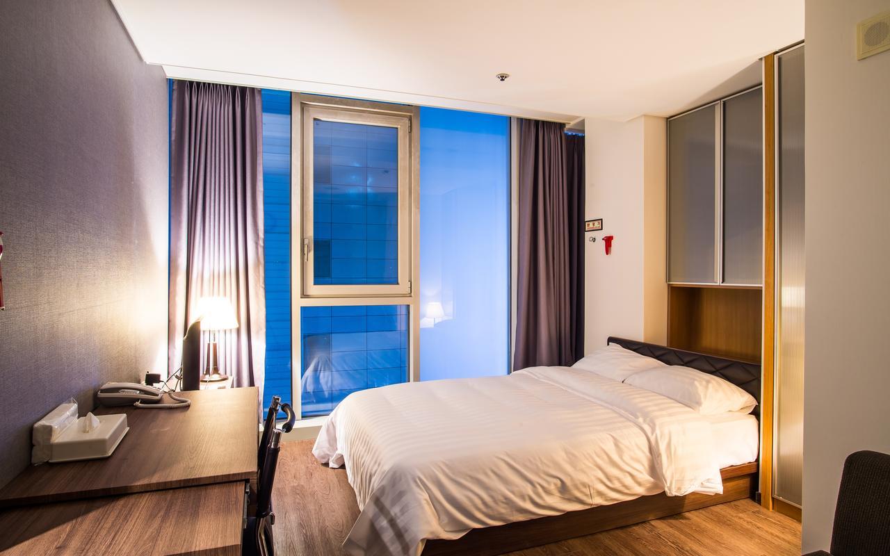 Hotel Arinus Shinchon Seoul Exterior photo