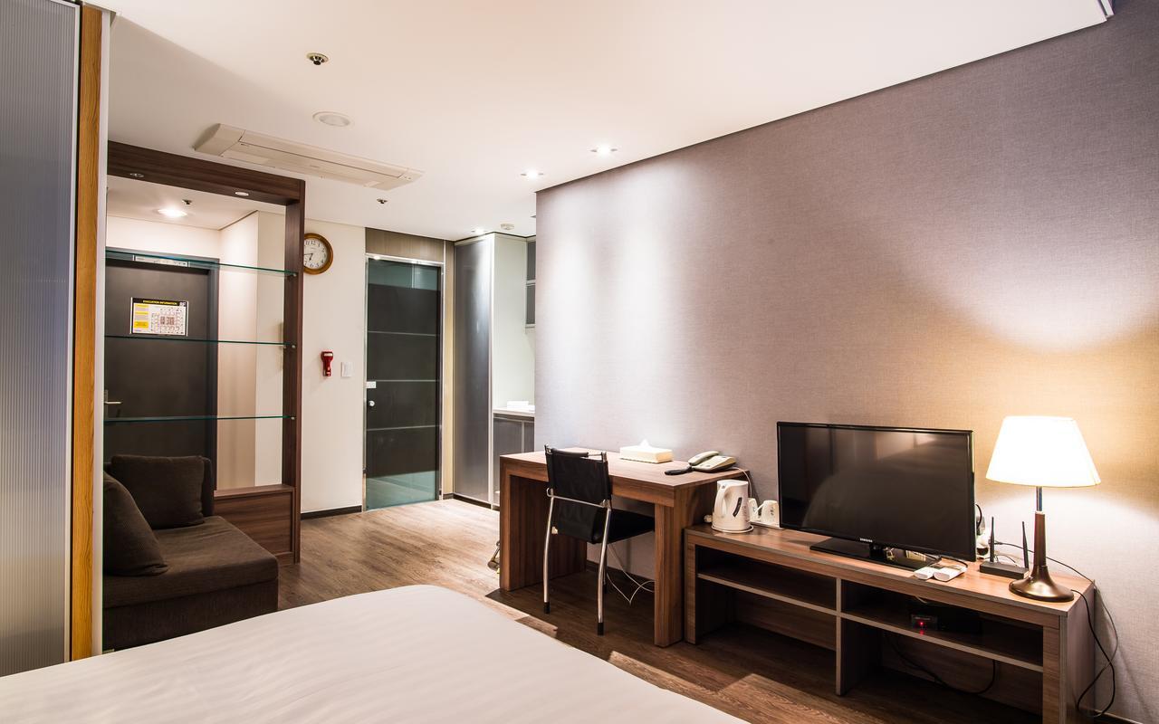 Hotel Arinus Shinchon Seoul Exterior photo