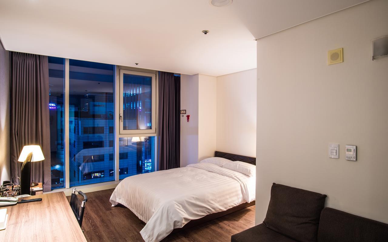 Hotel Arinus Shinchon Seoul Exterior photo