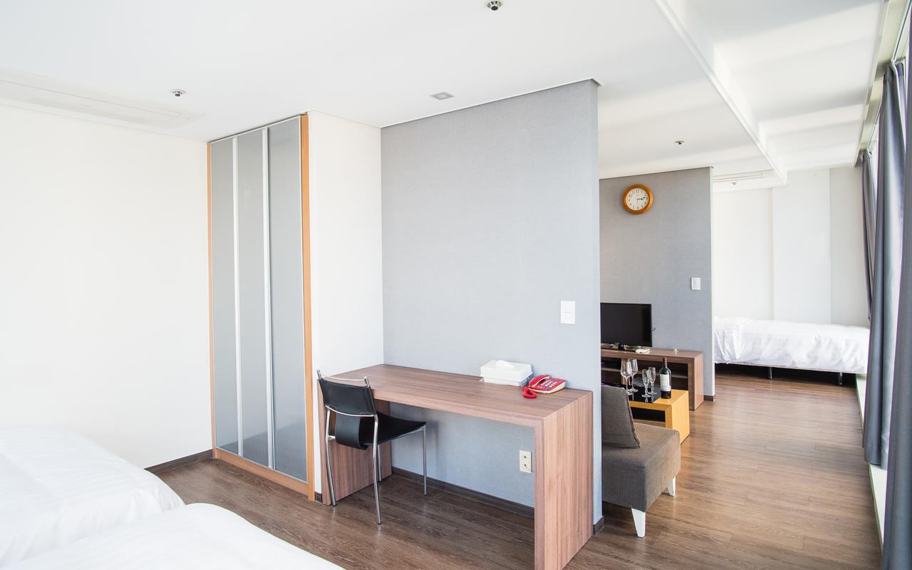 Hotel Arinus Shinchon Seoul Exterior photo