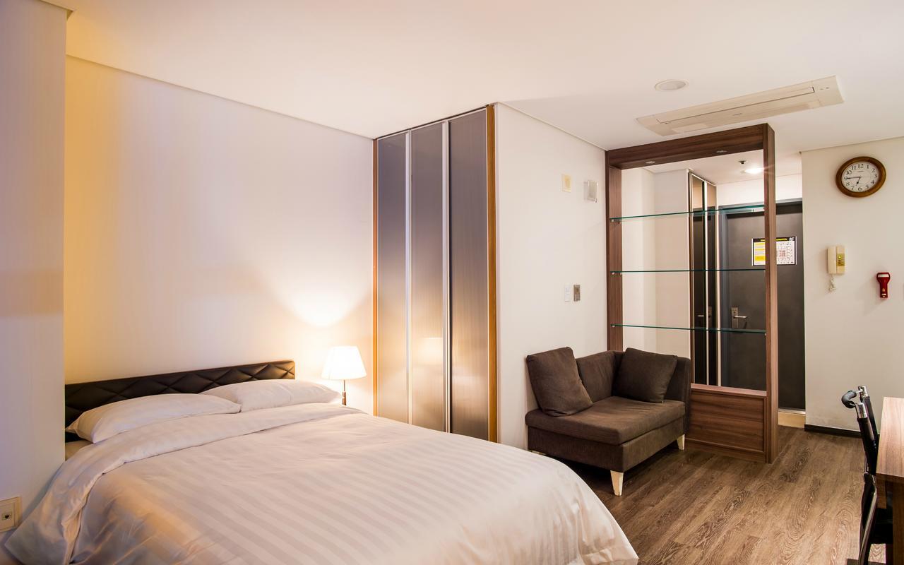 Hotel Arinus Shinchon Seoul Exterior photo