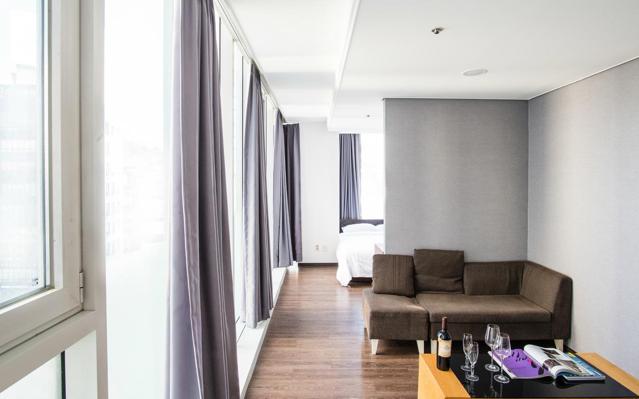 Hotel Arinus Shinchon Seoul Exterior photo